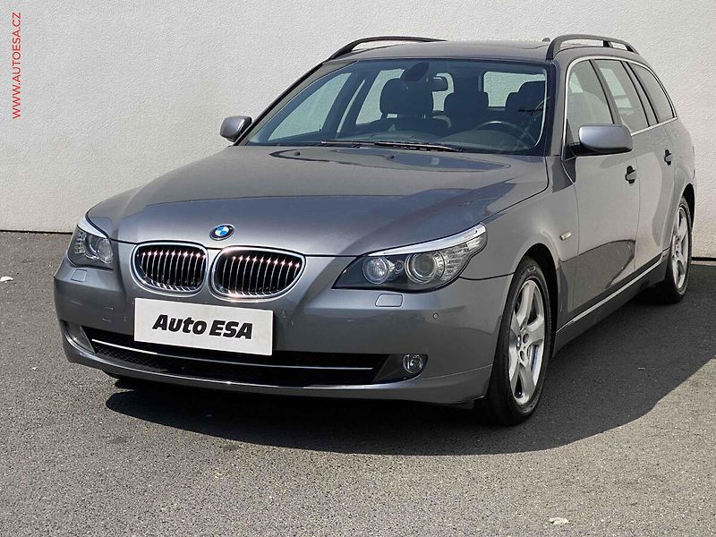 BMW Řada 5 (2007) 3.0d 530d, xDrive, Panor - fotka 3 z 19