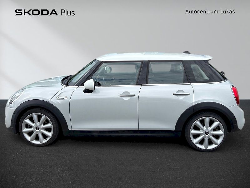 Mini Cooper (2018) S 141 kW 5 dveří - fotka 3 z 26