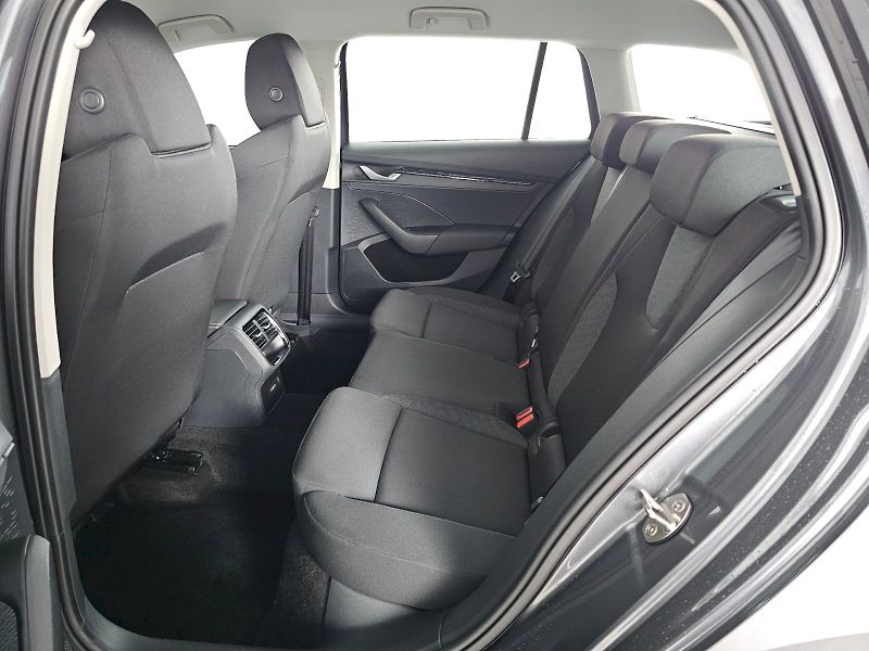 Škoda Octavia (2024) COMBI 1.5TSi 85kW ESSENCE - fotka 7 z 35