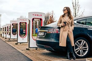 Ženy elektroautům příliš nedůvěřují.