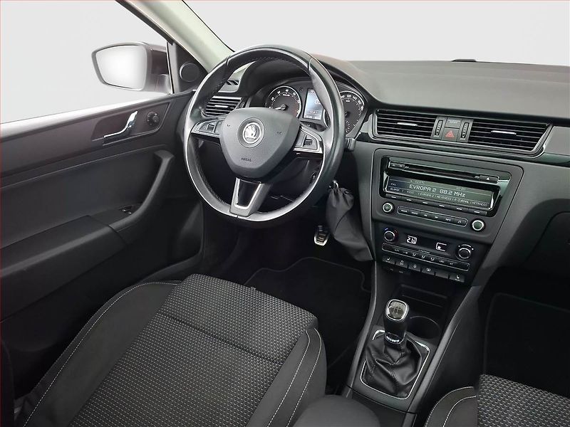 Škoda Rapid (2013) Spaceback 1.2 TSI, Xenony - fotka 7 z 16