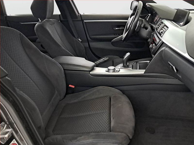 BMW Řada 4 (2016) 435d xDrive - fotka 9 z 22