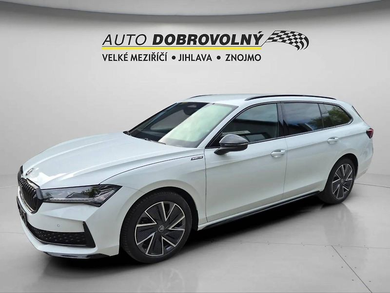 Škoda Superb Combi Sportline 2,0TDI 110kW D - fotka 11 z 20
