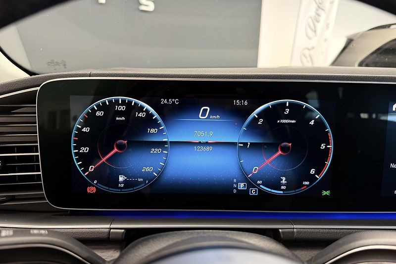 Mercedes-Benz GLS (2019) GLS 400d 4Matic AMG Line - fotka 48 z 111