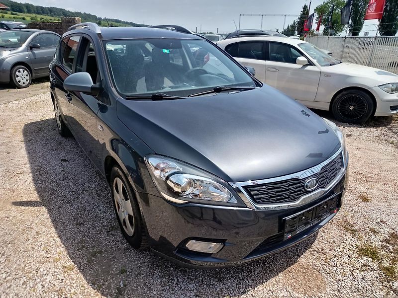 Kia Ceed (2010) 1.4SW - fotka 7 z 37