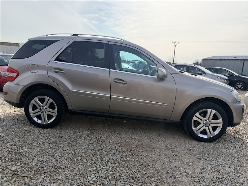 Mercedes-Benz Třídy M 3,0 320CDI 4-MATIC A/T DPH - fotka 4 z 30