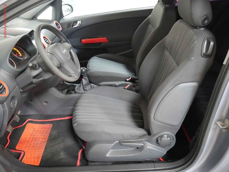 Opel Corsa (2009) 1.0i, AC - fotka 9 z 15