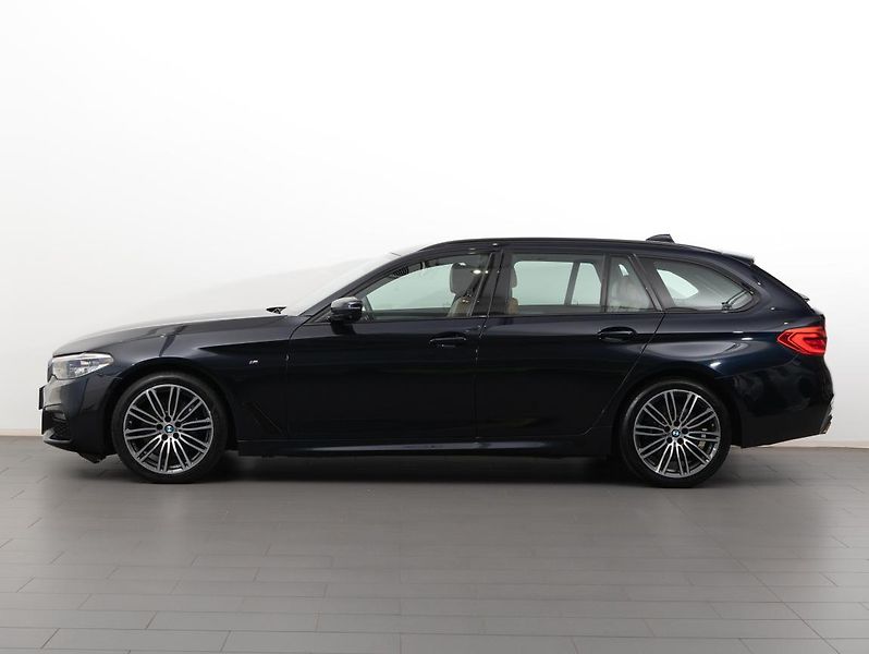 BMW Řada 5 530d xDrive Touring - fotka 3 z 22