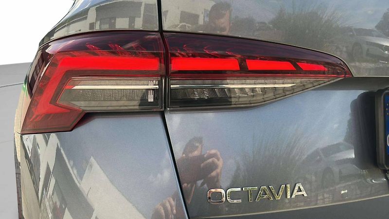 Škoda Octavia Combi Top Selection 1,5TSI 110 - fotka 30 z 31