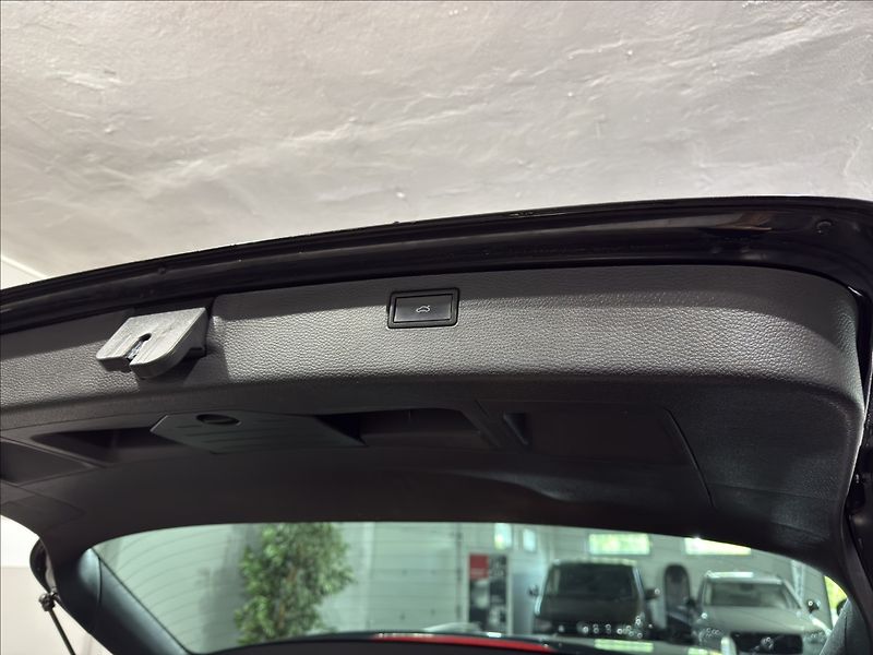 Volkswagen Passat 2,0   TDI DSG 4X4 HIGHLINE ACC - fotka 30 z 37