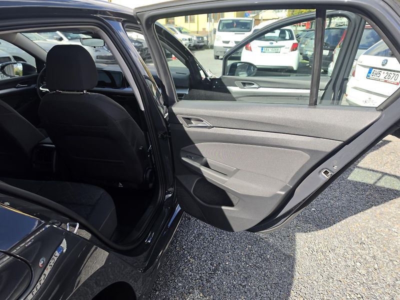 Volkswagen Golf 1.0 TSI 6ti 81kw Led - fotka 14 z 16