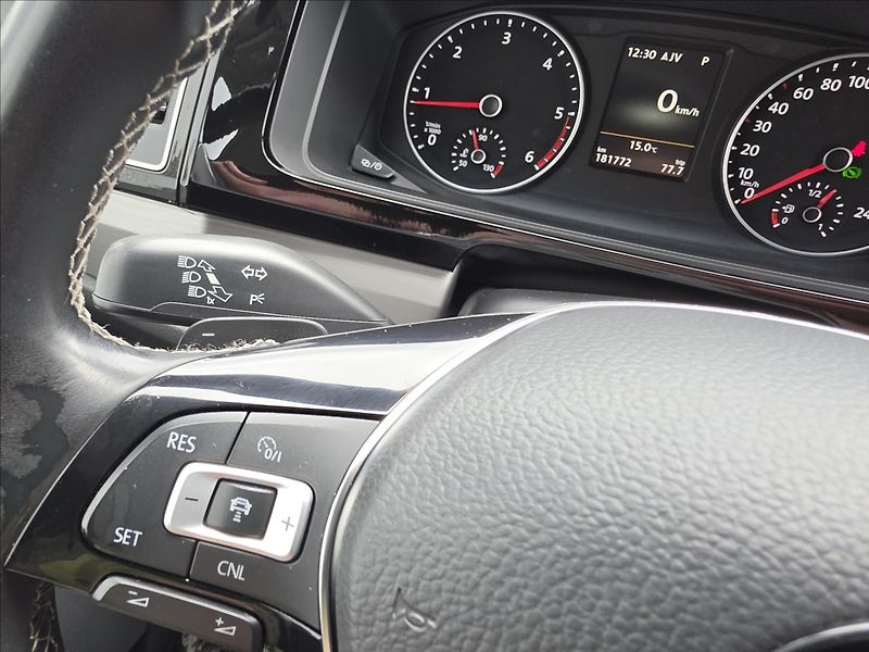 Volkswagen Multivan 2,0 TDi DSG BULLI KŮŽE 7 míst - fotka 17 z 50