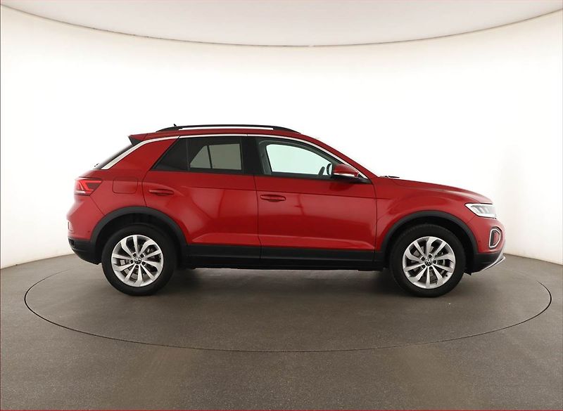 Volkswagen T-Roc (2024) 1.0 TSI - fotka 6 z 14