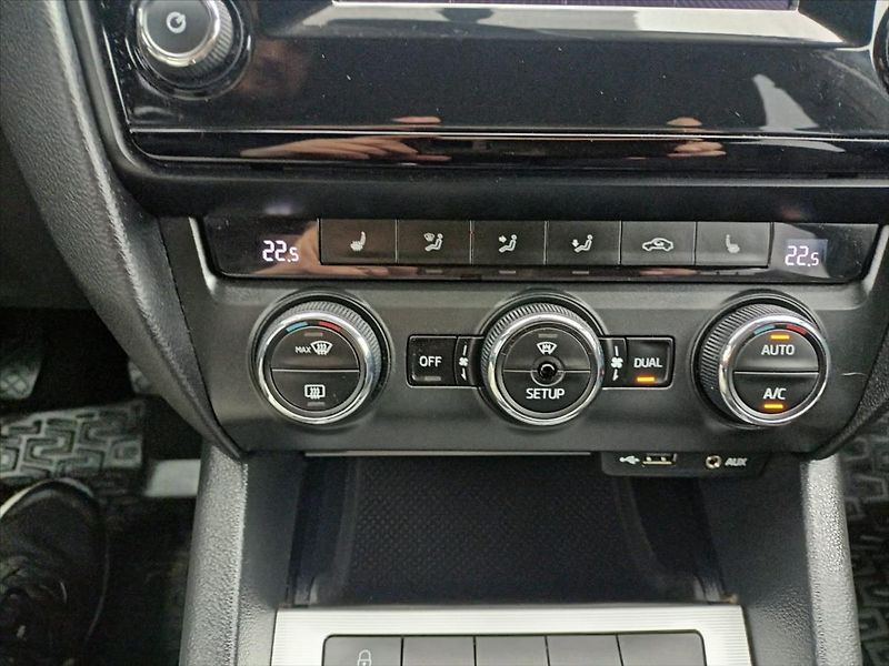 Škoda Octavia 2,0 TDI - fotka 14 z 18