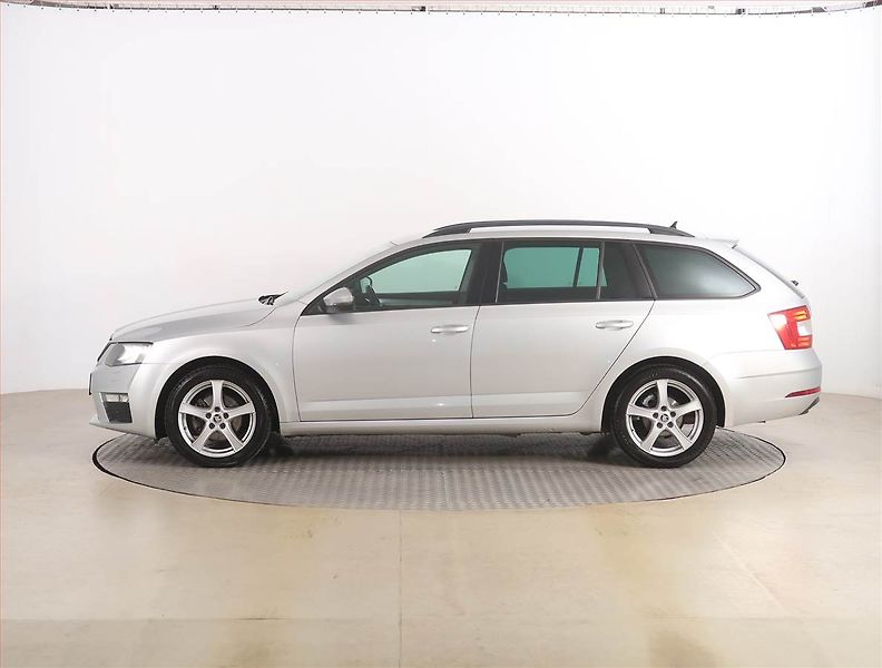 Škoda Octavia (2014) Ambition 2.0 TDI, Serv.kniha - fotka 3 z 19