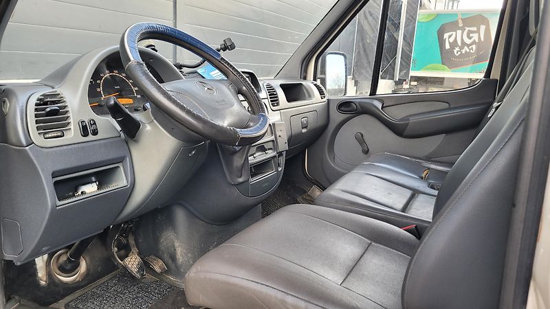 Mercedes-Benz Sprinter (2002) 2,7 CDI 115 KW 9 MÍST - fotka 14 z 16