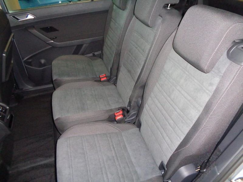 Volkswagen Touran 1.5 TSI 7DSG PEOPLE  110 KW - fotka 23 z 30