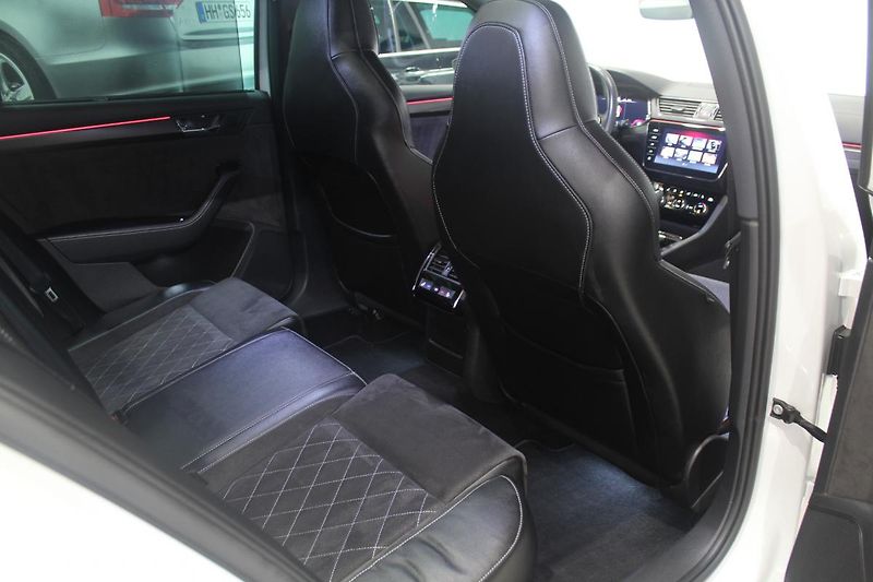 Škoda Superb (2020) 2.0TDI DSG SportLine Display - fotka 26 z 35