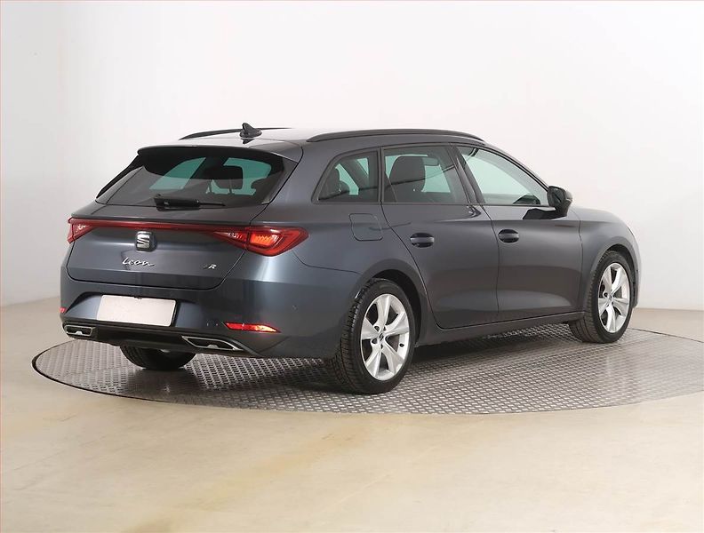 Seat Leon (2020) 1.5 TSI, Kůže, Navi, Tempomat - fotka 5 z 18