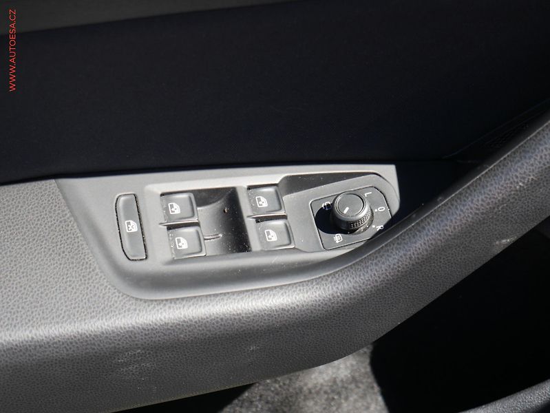 Volkswagen Passat (2019) 1.6 TDi, Comfortline, DSG - fotka 11 z 21