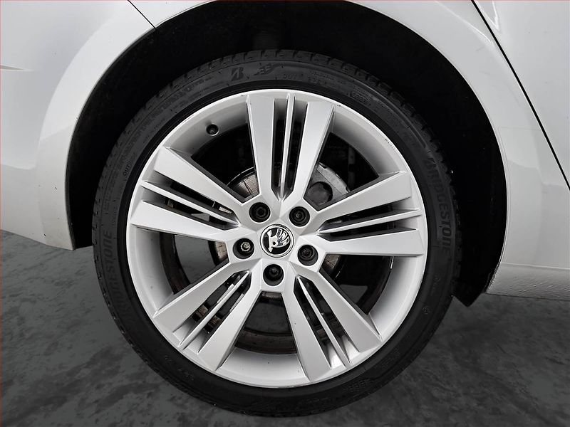 Škoda Octavia (2017) 2.0 TDI, Automat, Kůže, Navi - fotka 15 z 20