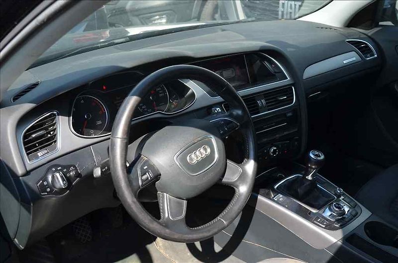 Audi A4 (2014) 2,0 TDI - fotka 18 z 22
