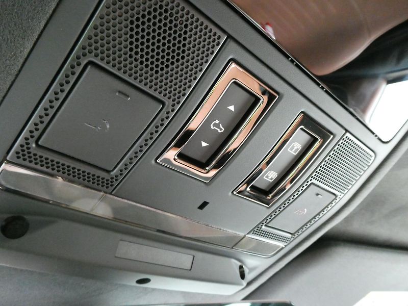 Land Rover Defender 110 4,4 OCTA P635 - fotka 38 z 48