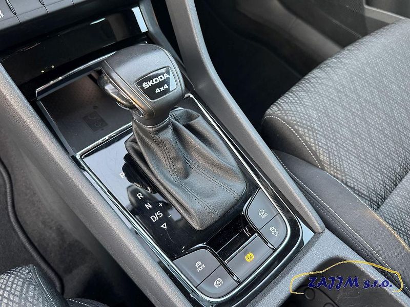 Škoda Karoq Exclusive 2.0TDI 110kw 4x4 DSG - fotka 30 z 52