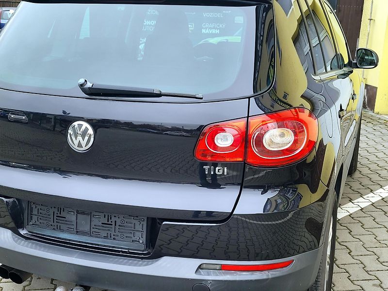 Volkswagen Tiguan 1,4 TSi 4motion SPORT SERV.KN - fotka 11 z 40
