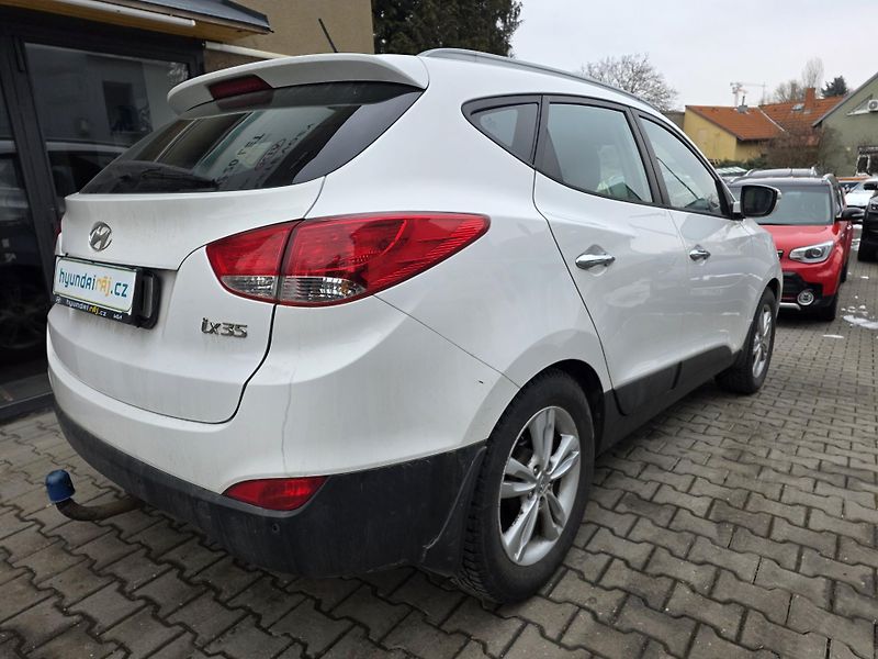 Hyundai ix35 1.6-NAVI-TAŽNÉ-TEMPOMAT - fotka 9 z 12