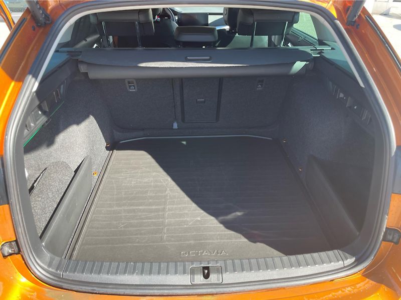 Škoda Octavia COMBI 2.0 TDi DSG 7st. STYLE P - fotka 14 z 25