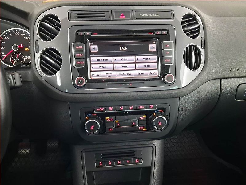 Volkswagen Tiguan (2014) 2.0 TDI, Serv.kniha, Bi-Xenony - fotka 12 z 22
