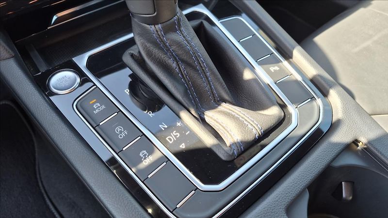 Volkswagen Arteon 2,0 TSi 235Kw R 4Motion DPH - fotka 22 z 30