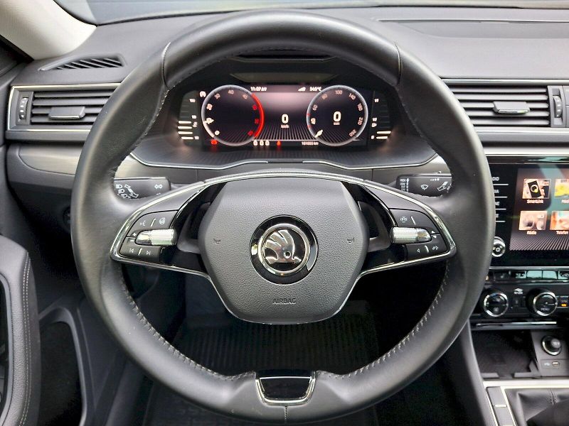 Škoda Superb (2022) Style Plus Top 2,0TDi 110kW - fotka 16 z 35