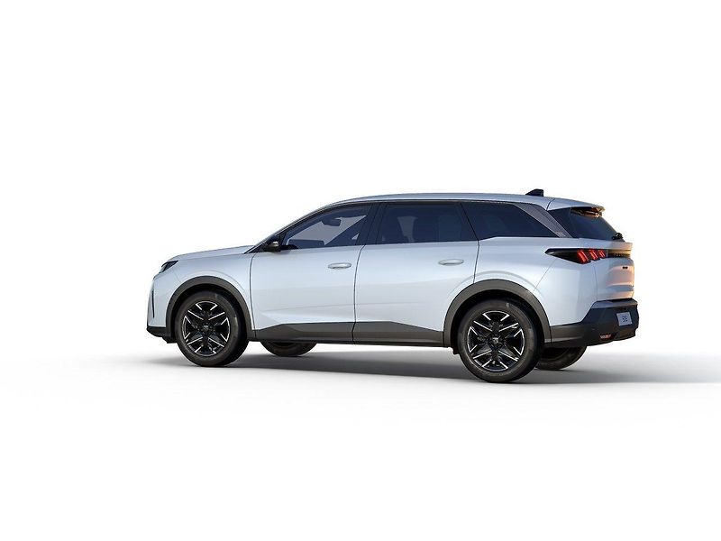 Peugeot 5008 (2025) ALLURE - fotka 4 z 9
