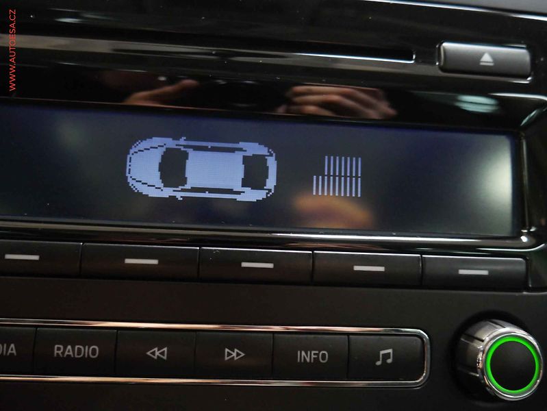 Škoda Rapid (2014) 1.2 TSi, 1.maj, Xenon - fotka 18 z 18
