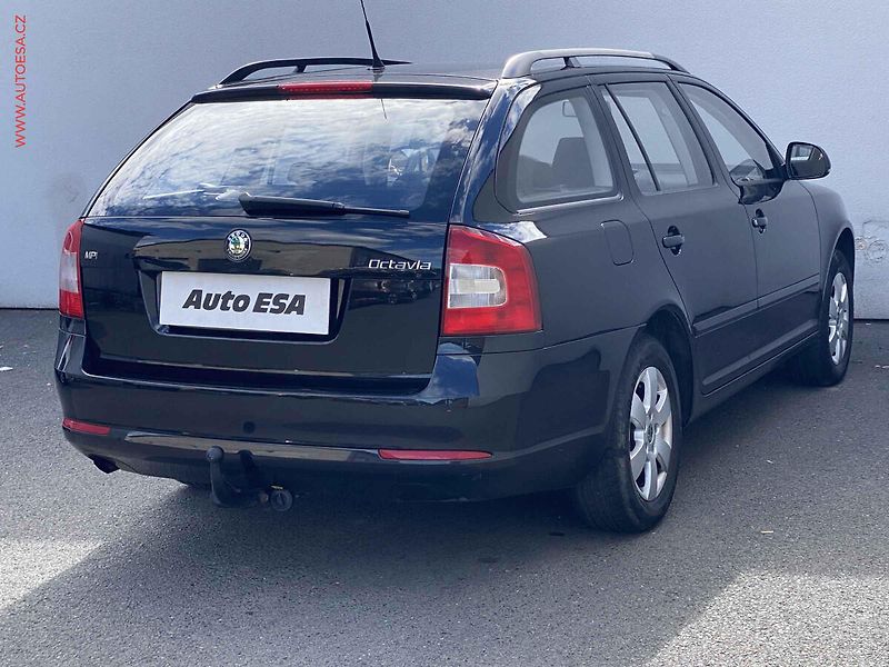 Škoda Octavia (2009) 1.6 i, AC - fotka 4 z 15