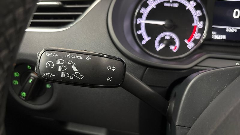 Škoda Octavia 1.6 TDI Ambition Combi - fotka 14 z 24