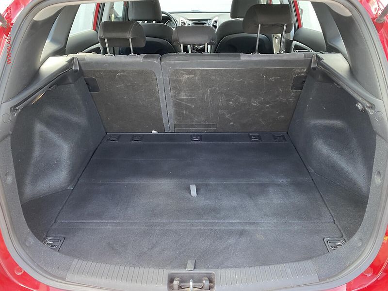 Hyundai i30 (2014) 1.6 GDi, ČR, autoAC - fotka 7 z 16