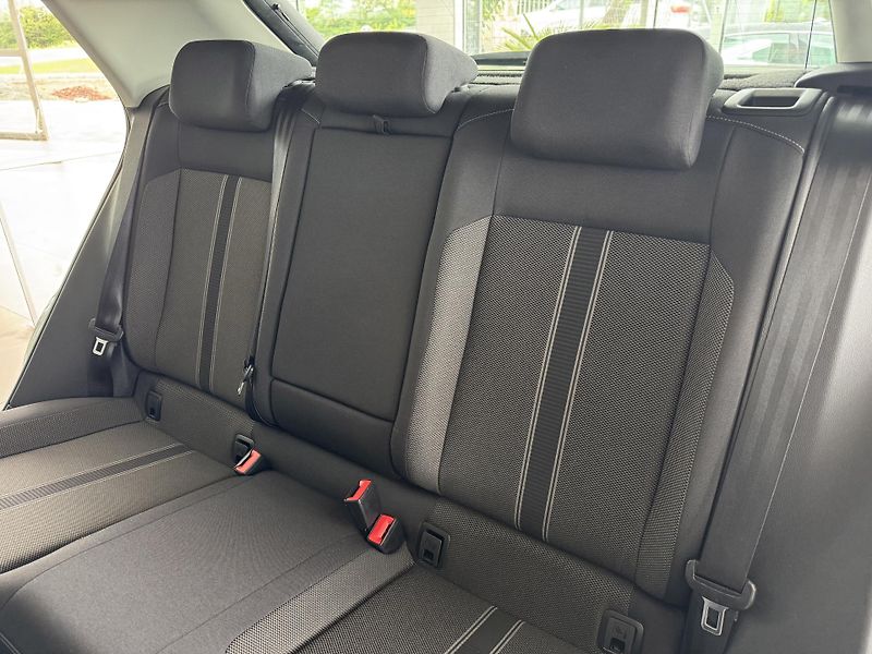 Volkswagen T-Roc 2,0TDI 110kW*STYLE*REZERVACE! - fotka 14 z 28