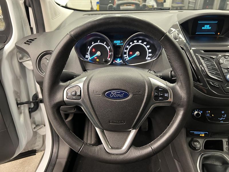 Ford Tourneo Courier 1.0 ECOBOOST 74kW - fotka 9 z 16