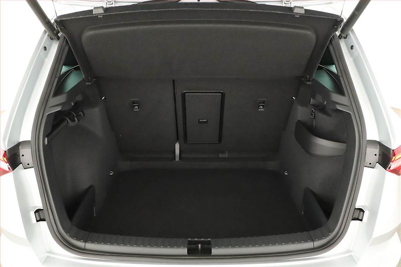 Škoda Karoq (2025) 1.5 TSI, Sportline, DSG - fotka 19 z 20