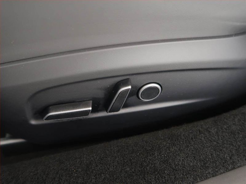 Tesla Model 3 (2024) Standard Range LFP, SoH 96% - fotka 18 z 27