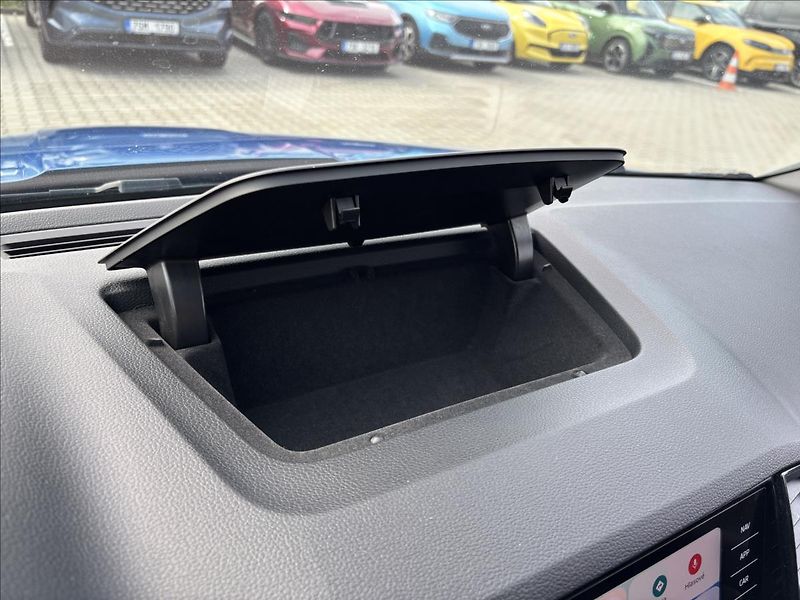 Škoda Karoq 2,0 TDI Sportline DSG ČR - fotka 40 z 41