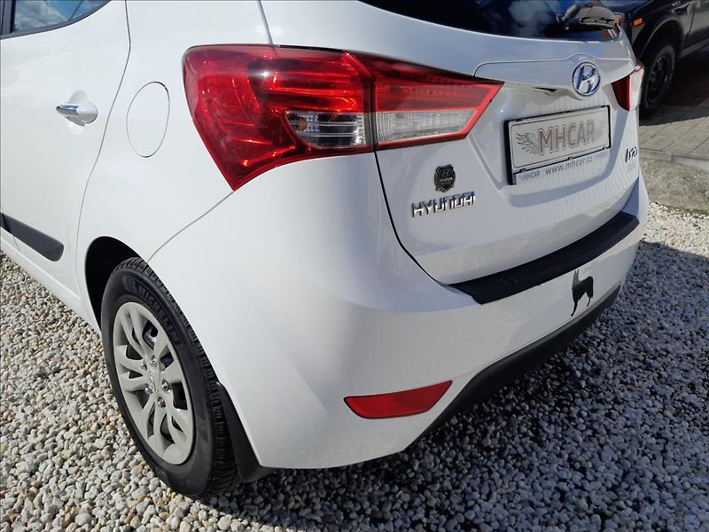 Hyundai ix20 1.6i 16V - fotka 14 z 53