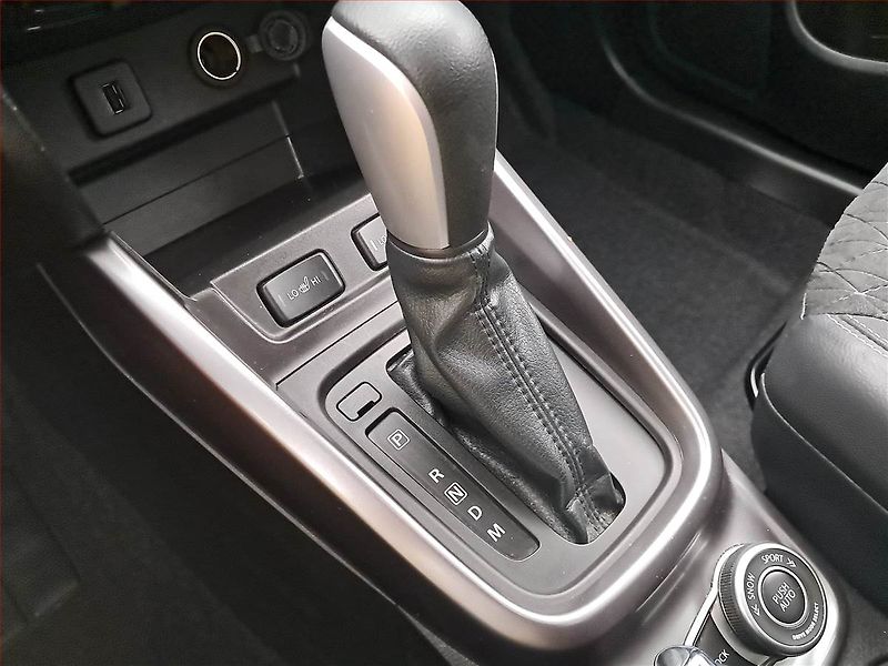 Suzuki Vitara (2019) Elegance 1.4 BoosterJet - fotka 13 z 16