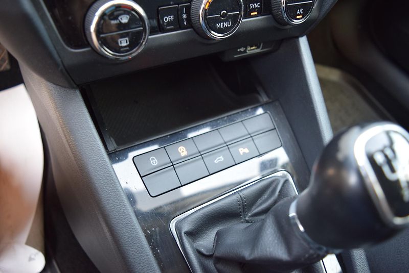 Škoda Octavia (2019) 1.5TSI 110kw AMBITION LED APP - fotka 25 z 49