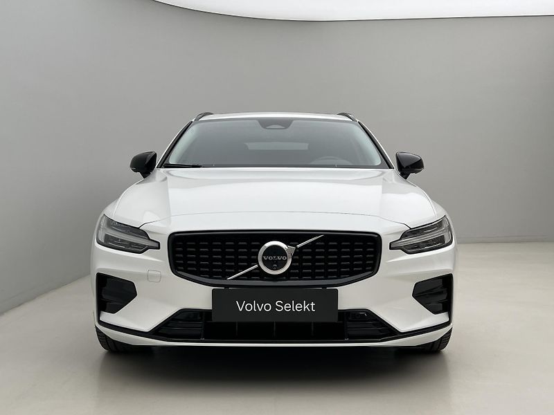 Volvo V60 B4 DARK PLUS AUT - fotka 14 z 46