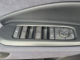 Lexus LBX 1.5HEV 4X4 COOL Advanced Premi - náhled 22