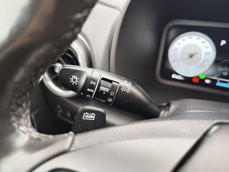 Hyundai Kona EV/64kWh Czech Edition AT - fotka 29 z 35
